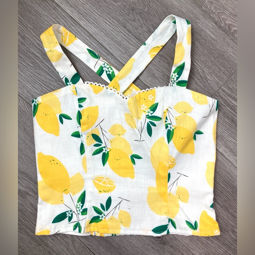 Modcloth Collectif Lottie Vintage Lemons Top NWT
NWT